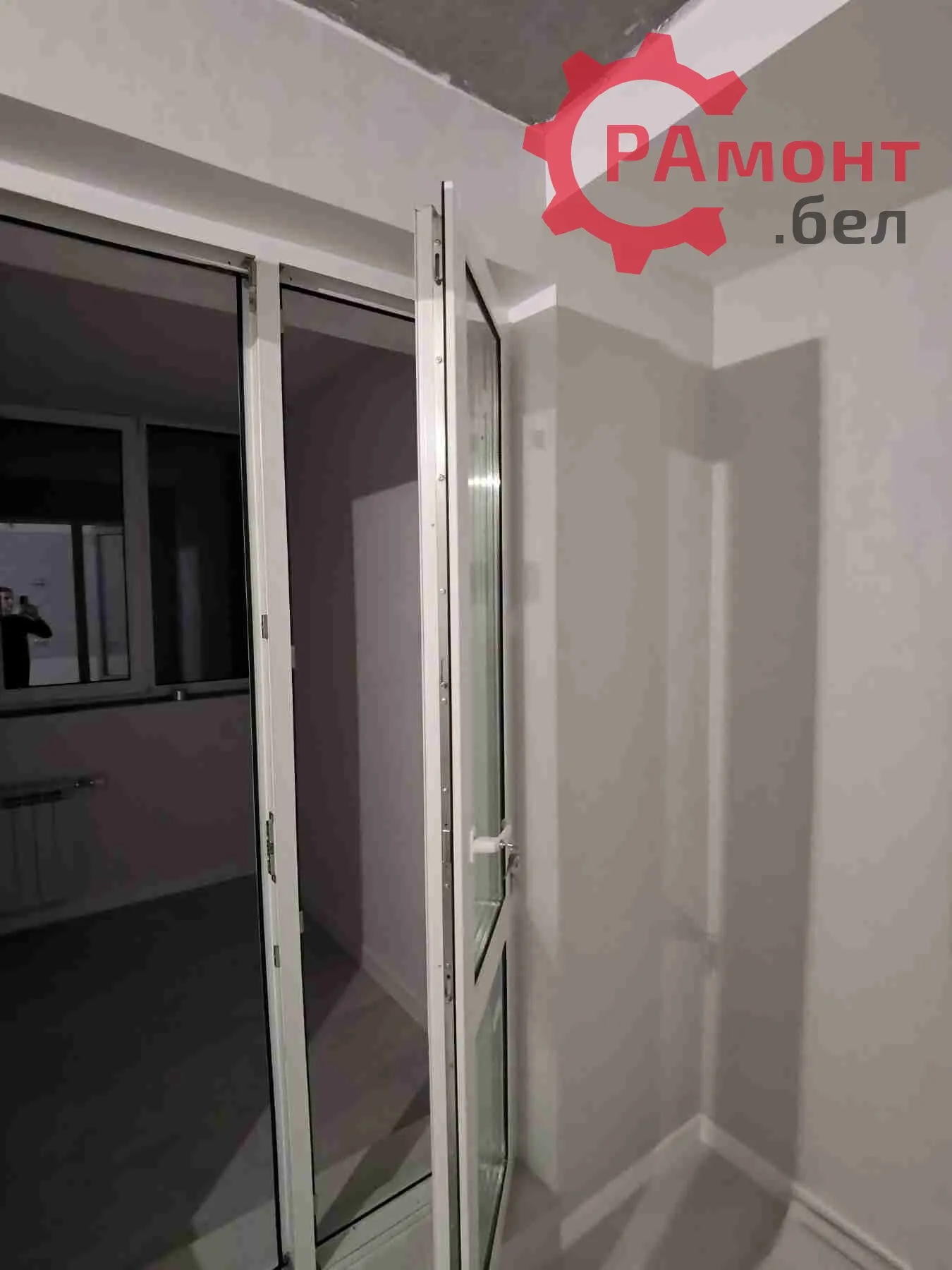 Замена уплотнителя на балконной двери в Минске 