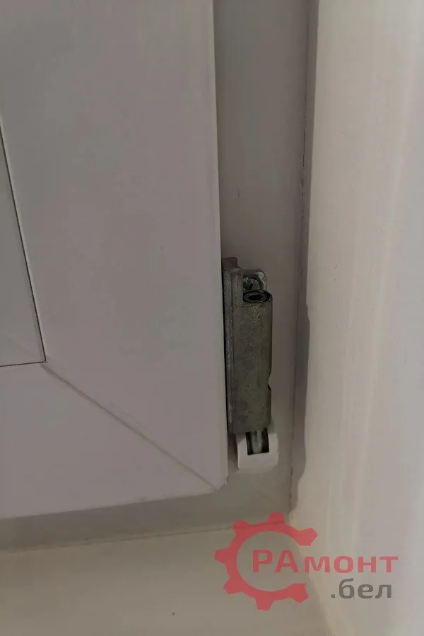 замена петель на окнах