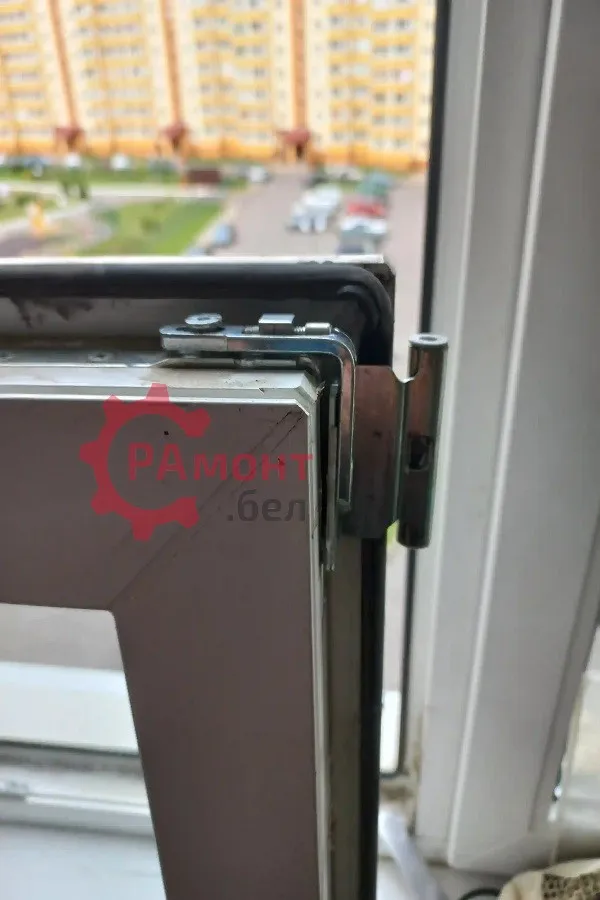 Замена верхней петли окна пвх