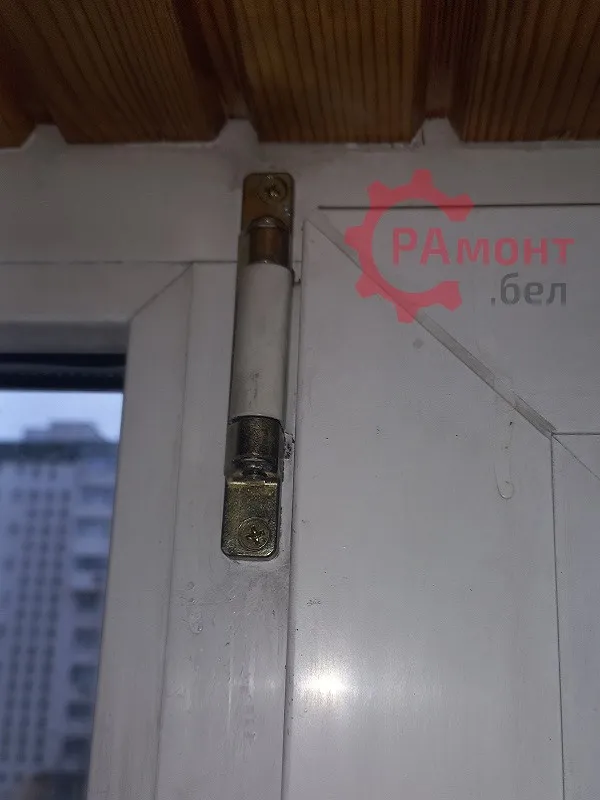 замена петель на окнах