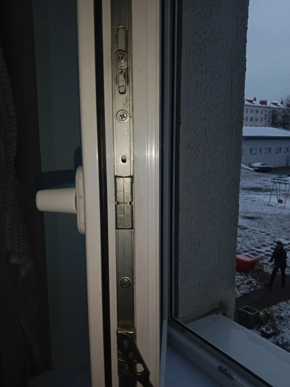 Замена фурнитуры пластиковых окон